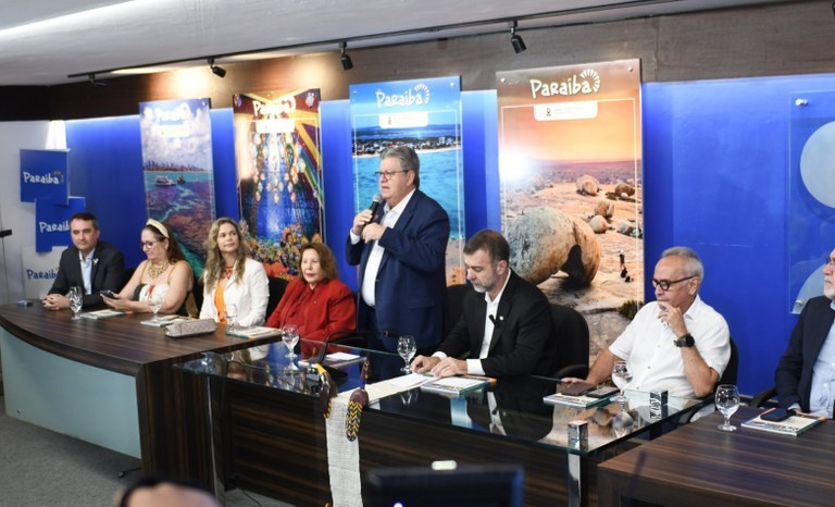 João Azevêdo destaca investimentos no turismo da Paraíba em lançamento de Plano Internacional de Marketing Turístico da Embratur
