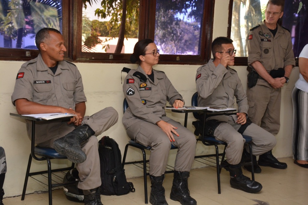 1ª turma de policiais - LIBRAS