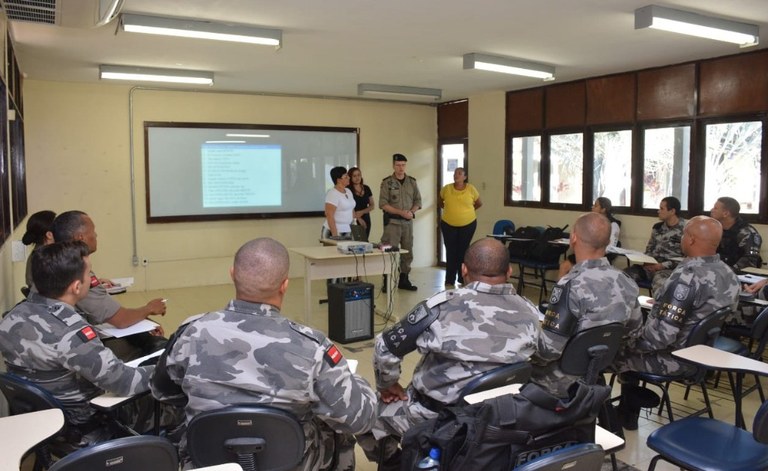 1ª turma de policiais - LIBRAS