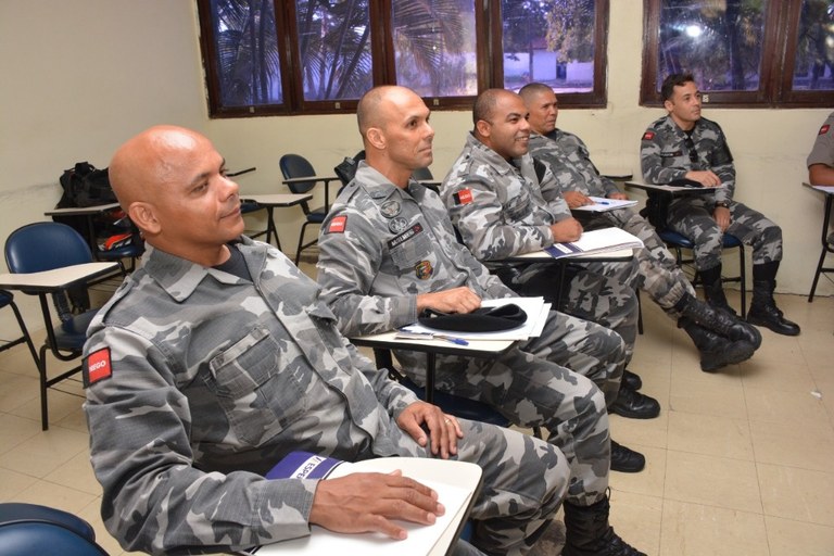 1ª turma de policiais - LIBRAS
