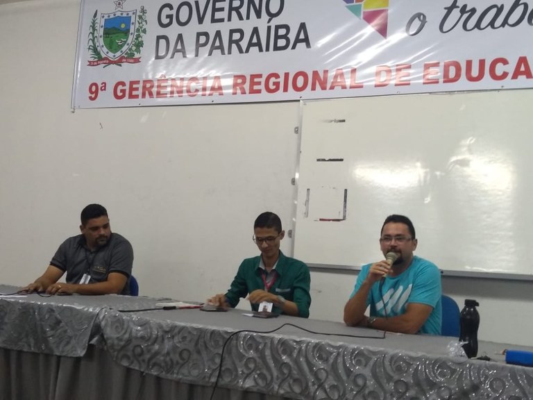 Oratória: Expressão Verbal e Corporal em Cajazeiras