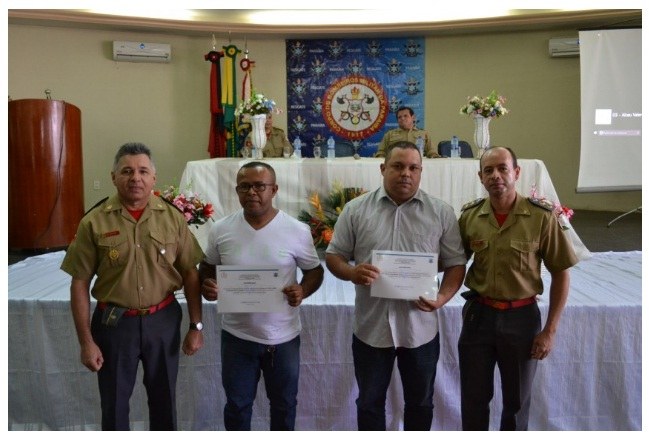 Formatura - Bombeiros curso socorrista de resgate